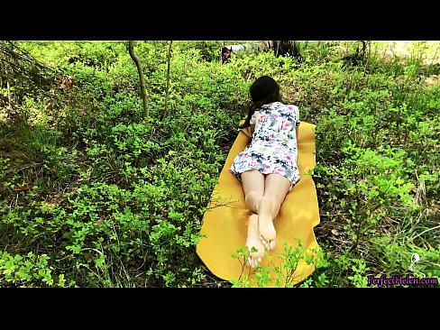 ❤️ Estranho na Tinder Masturba-me a rata e fode apaixonadamente na floresta ❤️ Sexo superior em nós ❤