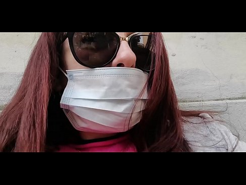 ❤️ Nicoletta vinga-se do seu vizinho e faz chichi na sua garagem (Especial Covid19 Quarentena Italiana) ❤️ Sexo superior em nós ❤