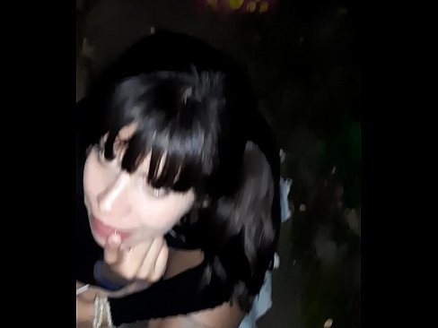 ❤️ Na rua, o pénis inchado em troca de doces ❤️ Sexo superior em nós ❤