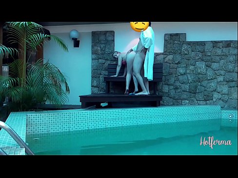 ❤️ Chefe convida criada para a piscina, mas não conseguiu resistir a um ❤️ Sexo superior em nós ❤